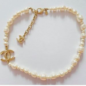 CHANEL PEARL choker necklace
